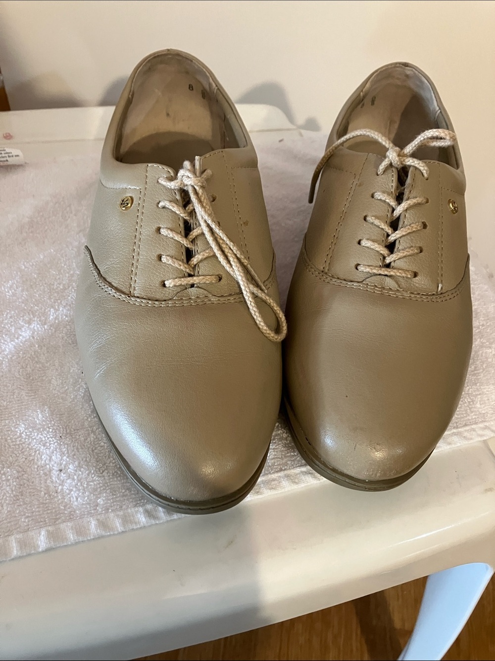Easy Spirit Motion Anti-Gravity Women’s 8 Lace up Leather tan Oxford Shoe
